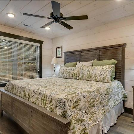 Blue Moon Ridge: Brand New Cabin! 5 Bedrooms, Pool/Hot Tub, Theatre Pigeon Forge Exterior photo