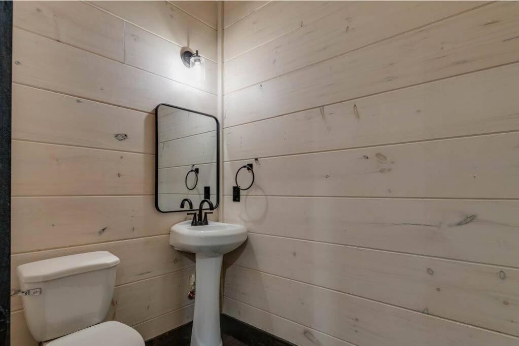Blue Moon Ridge: Brand New Cabin! 5 Bedrooms, Pool/Hot Tub, Theatre Pigeon Forge Exterior photo